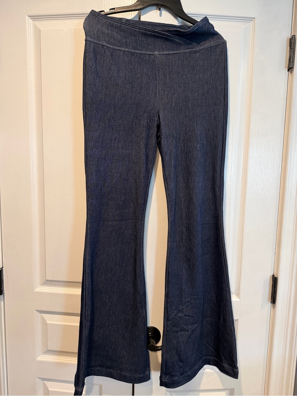 Halara Dark Flare Leggings